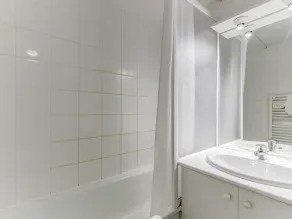 Accessible apartment with garden - Image 4