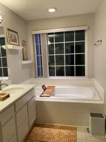 Serene Townhome minutes away from Christiana Mall, DE Race Park and Univ. of DE - Image 4