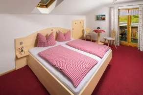 Ferienwohnung 2 für 2 bis 4 Personen, 75 qm, 2 Schlafzimmer, Balkon - Image 2