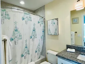 Walkable Gulf View Condo Near John`s Pass, Pool - Image 2