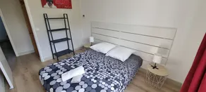 Elegant 3-bedroom apartment near downtown Montpellier - Image 5