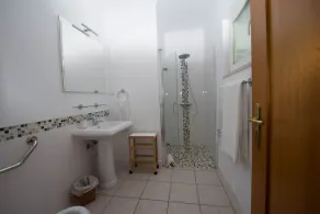 Villa privata con 5 camere da letto e 6 bagni con vista sul mare e sulla riserva naturale - Image 5