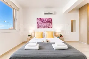 2BR Apartment with Pool - Luna by Premier - Image 5