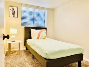 ~Garden of the Gods 5BR Home- 10Min to Downtown - Image 5