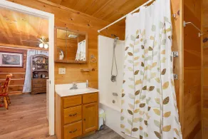 Valentine Drive Cabin 2 - Image 2