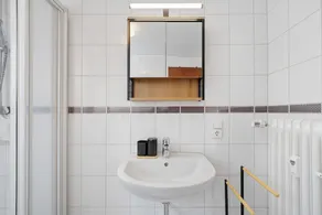 Appartamento con 2 camere e terrazza soleggiata - Image 3