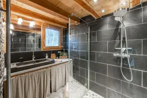 Luxury Triplex Chalet of 200m2 900m from the slopes - Image 3