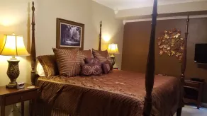 \"The Lake House at Bella Vista\"...... LAKEFRONT access to beautiful Loch Lomond! - Image 4