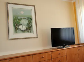 Apartment, 2 rooms, kitchen, bathroom, balcony, WiFi- short walk to the lake - Image 3