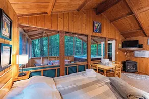 Romantic Get-away Cabin in the woods, w/Hottub next to coolest small town in USA - Image 5