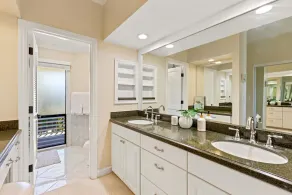 KAUAI KONG QUARTERS OCEANVIEW 2 Bdrm 2 KINGS 1 TWIN. NextDoor2Hyatt Dining&Bars. - Image 2