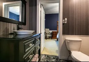 Federalist style home close to down town minutes from the Field of Dreams! - Image 3