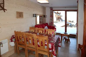 Overfladeareal: ca. 43 m². Orientering: Vest. Stue med sovesofa - Image 5