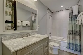 Oceanfront, spacious, upstairs and downstairs master suites, BHI - Image 4