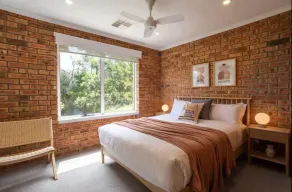 House on the Hillside with City Views Sleeps 12 - Image 5