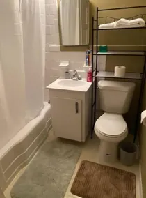 Historische 2-Zimmer-2-Bad-Wohnung in der Nähe von Krankenhaus & VSU (2. Etage) - Image 2