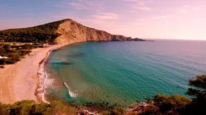 Villa Rica Beach, Cala Jondal Bay with staff - Image 5