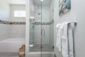 Luxury Harbor View Home in the Heart of Downtown - Image 5