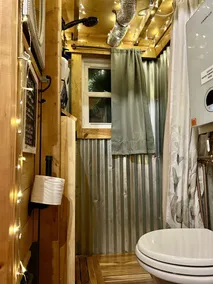 Adorable (Teeny!) Tiny House, Beautiful Views - Image 2