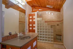 Modern Bay Dream - Image 3