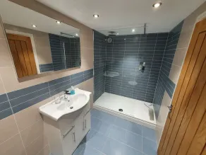 Stunning apartment, perfectly located in the centre of St. Agnes village - Image 3