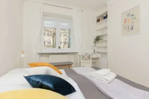 Stylish Apartment in Mokotow | Work Desk | Bathtub - Image 4