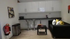 Grand Airport Ensuites - Image 3
