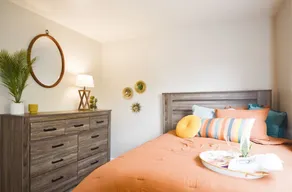 Colorful & Cozy King & Queen Suite - Image 5