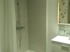 Casa Rural Renovada del Siglo XVIII con Piscina y Amplio Jardín - Image 4