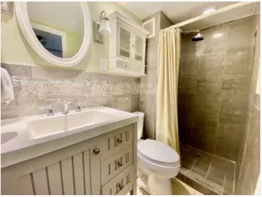 Oceanview Luxury Condo – Beach, Pool, Gym & Yacht Club - Image 3