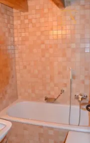 Extérieur : appartement pour  7 personnes au 3ème étage d’un petit bâtiment de 7 logements avec entr - Image 2