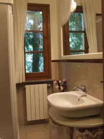 Hyggelig lejlighed for 4 personer med pool, WIFI, TV og gårdhave - Image 2