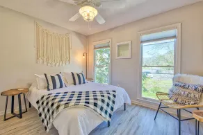 Peaceful downtown Sylva home, 3BR, porch, creek, Wifi  - Image 4
