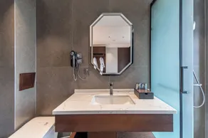 Hangzhou West Lake Demo Hotel - Image 4