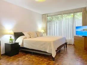 “Luxury Nature Retreat\" - Image 5