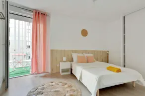 Chic Apart with Parking Near Paris - Image 3