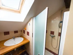 Renovated 2-Bedroom Apartment in Fortified City Center, Briançon - Image 4