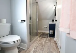 Waterfront Indian Lake Home – Recently Renovated! - Image 5