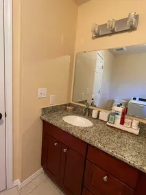 Cozy, pet friendly, 2 bedroom suite in S. Seattle - Image 3