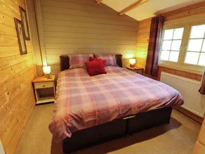 Dollys Hideaway Cabin - Image 4