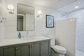 Upscale Oceanfront Condo with Panoramic Views and Pool - Image 4