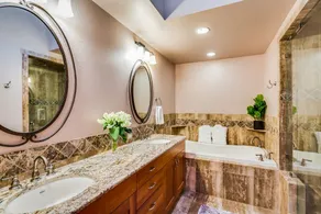 Large Comfortable home with Flatiron views - Image 2