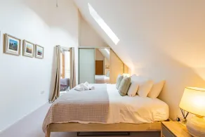 Spacious city centre apartment by Bloom Stays  with parking, central location - Image 5