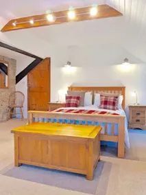 a beautiful stone-built fisherman's cottage, right by the beach - Image 3