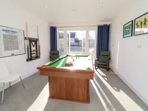 Devon House - Image 4