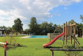 Oberoende bondgård Rainbow Cottage med privat trädgård och pool - Image 2