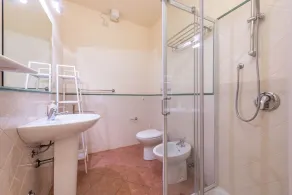 Apartamento 'Villa Antica Torre Ariosto' con piscina compartida, Wi-Fi y aire acondicionado - Image 2