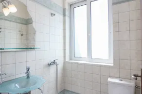 Luxe 3 Bd Penthouse 5 Min from Drosia Square - Image 4