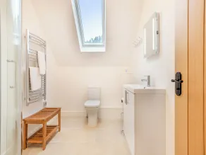 New Inn Farmhouse - Image 4