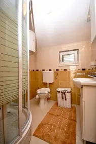 House Boze - Image 2